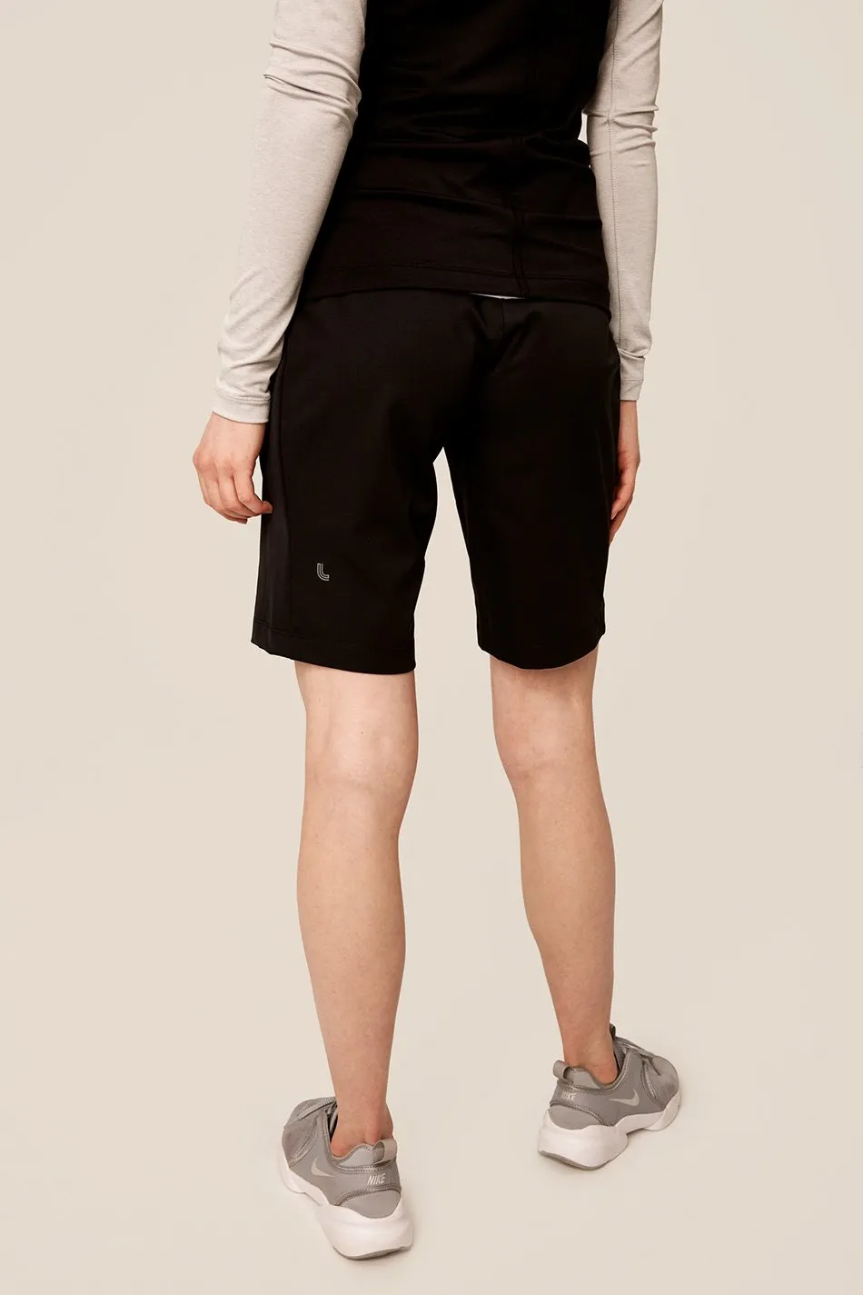 MOMENTUM SHORT