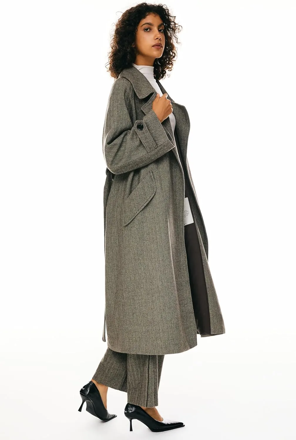 Orolay Women's Wool Blend Long Coat Classic Lapel Oversized Pea Coat Casual Warm Outerwear with Pockets