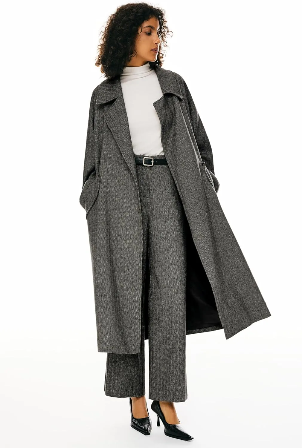 Orolay Women's Wool Blend Long Coat Classic Lapel Oversized Pea Coat Casual Warm Outerwear with Pockets