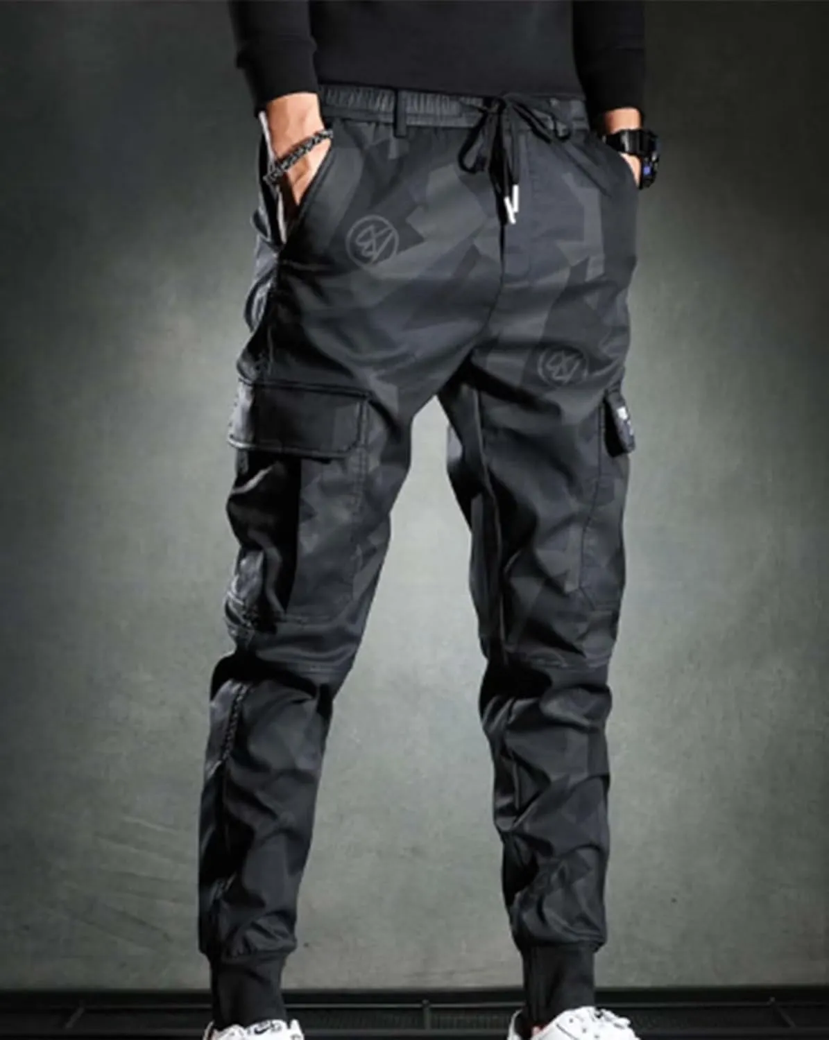 Rivccku Mens Gym Joggers Sweatpants Slim fit Tracksuit Bottoms Casual Chinos Running Trousers Pockets